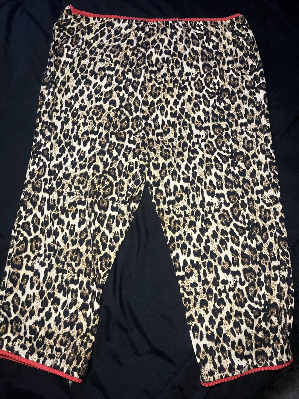Girls Leopard Print Capri Leggings with Pink Trim